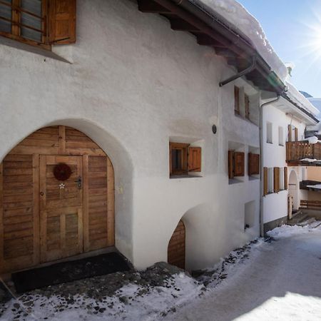 Ferienwohnung Chasa Curasch Scuol Exterior foto
