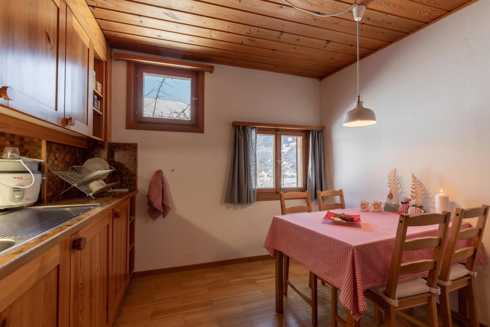 Ferienwohnung Chasa Curasch Scuol Exterior foto