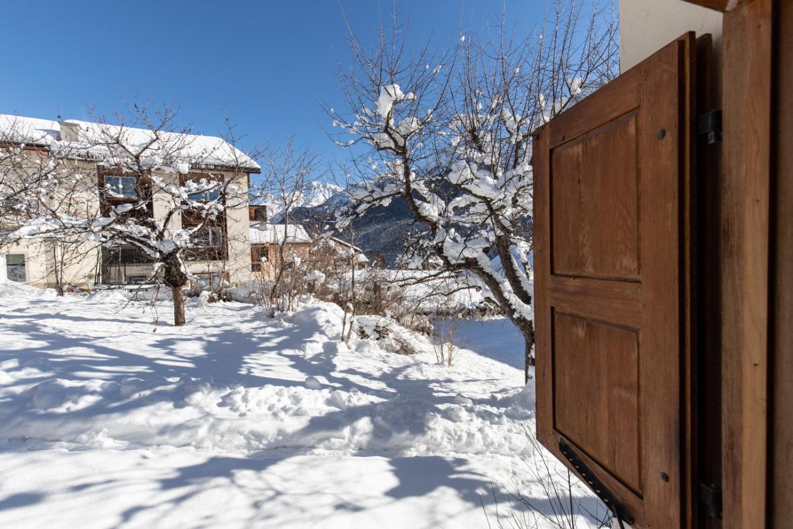 Ferienwohnung Chasa Curasch Scuol Exterior foto